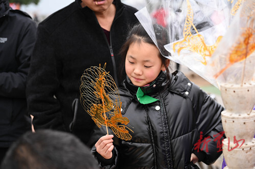 永州蓝山：腊月来 糖画香