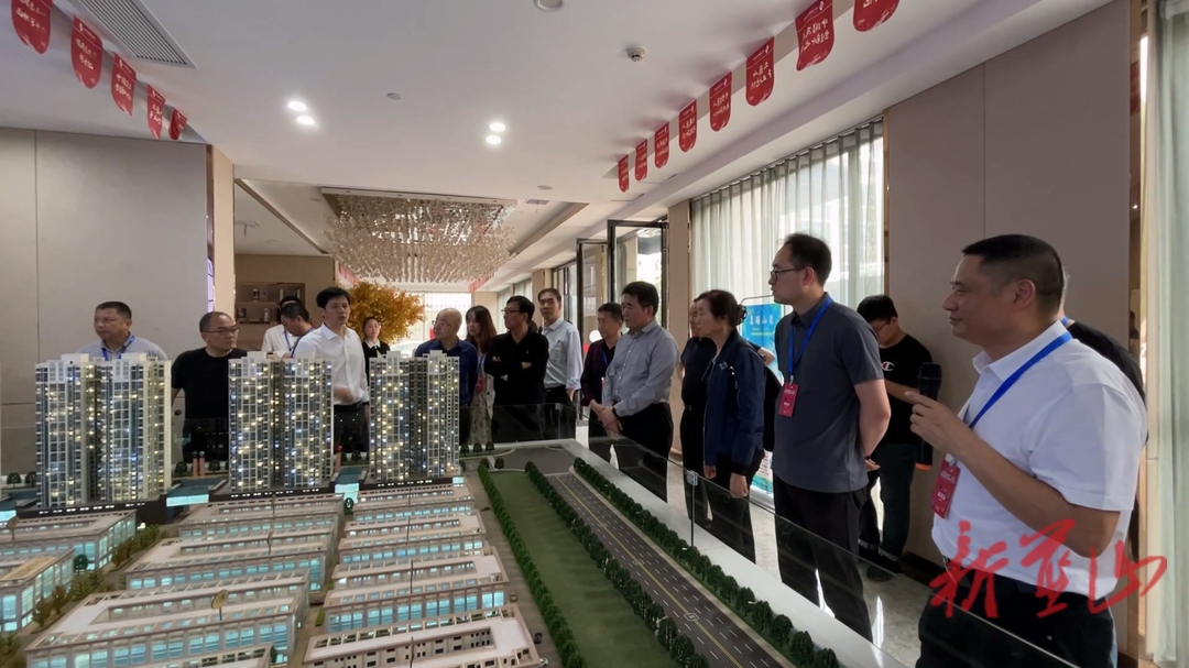 中国皮革协会参观蓝山县企业园区及重点企业