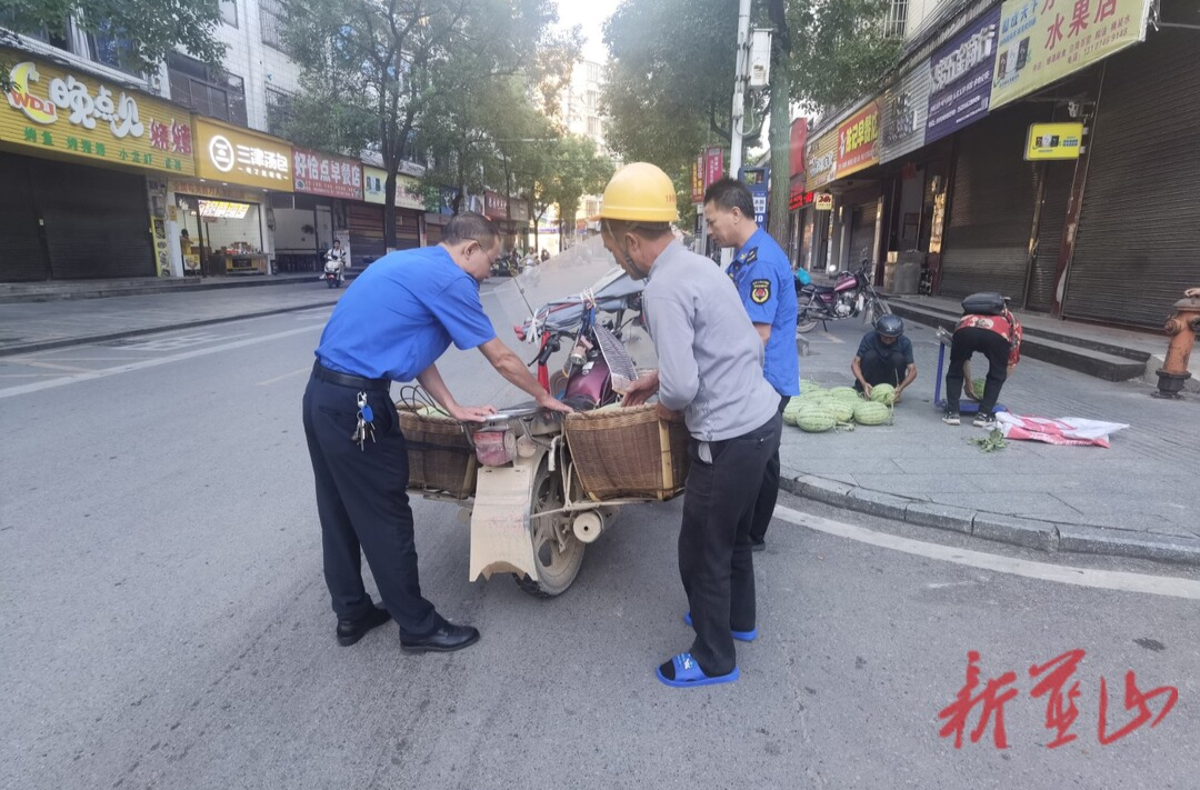 藍山縣城市管理和綜合執(zhí)法局持續(xù)開展市容環(huán)境集中整治行動