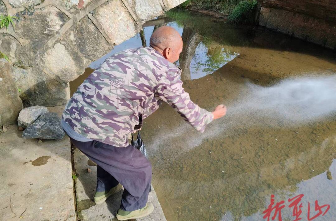 祠堂圩镇蓝屏村：科学预防登革热