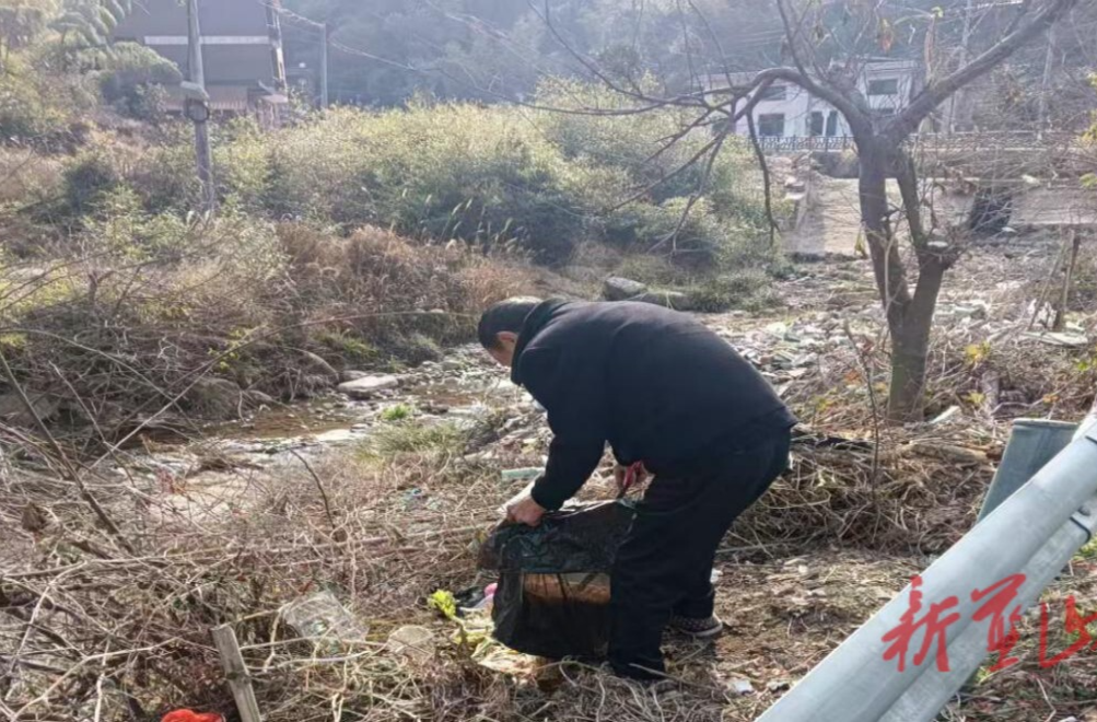 浆洞瑶族乡组织开展节后大清洁行动