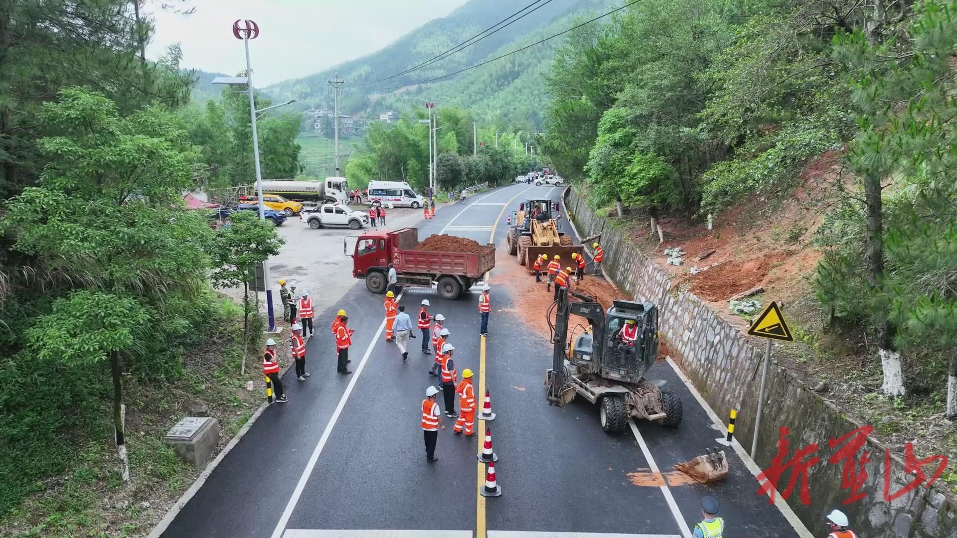 蓝山县汛前砺剑强能力 联动处突保安畅