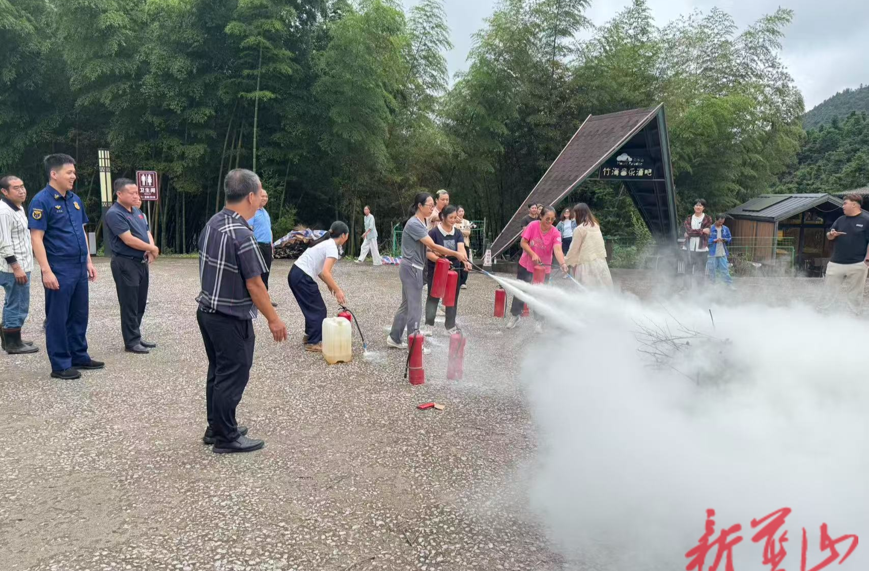 藍山縣多部門聯(lián)合行動 筑牢云冰山景區(qū)安全防線