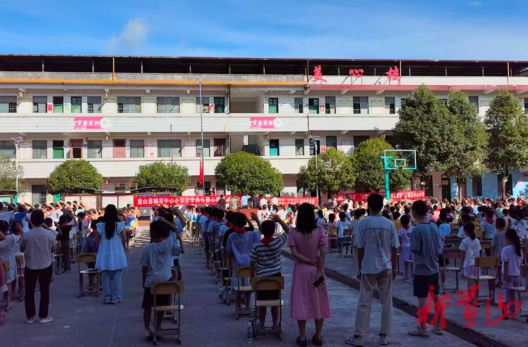楠市镇：开学季禁毒先行，“第一课”守护校园无毒环境