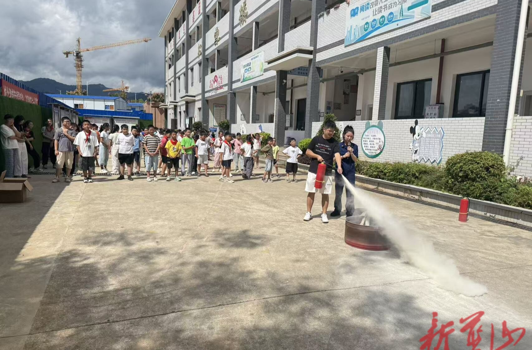 蓝山消防救援大队开展消防安全“开学第一课”