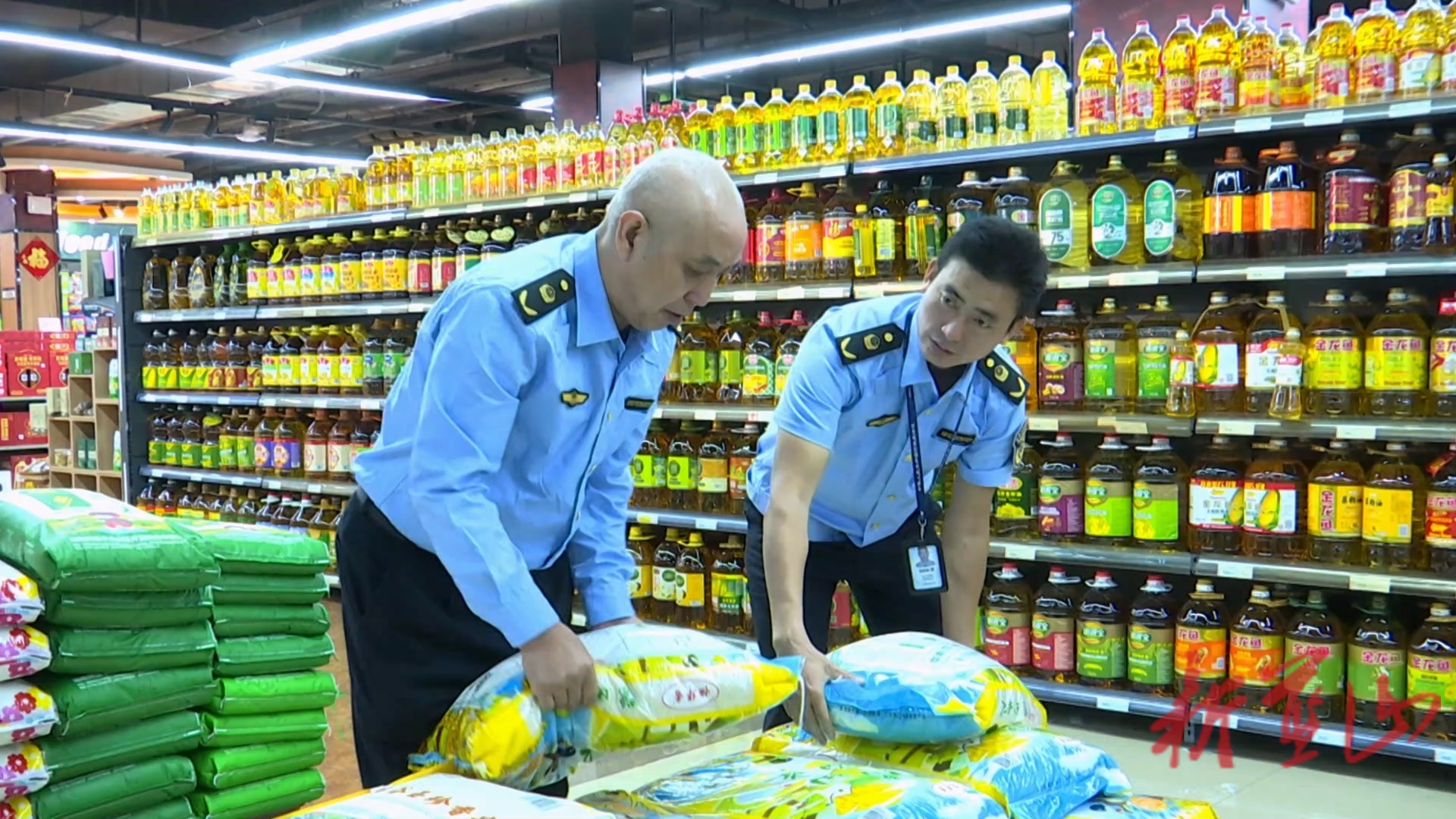 蓝山县开展节前食品检查守护群众“舌尖安全”