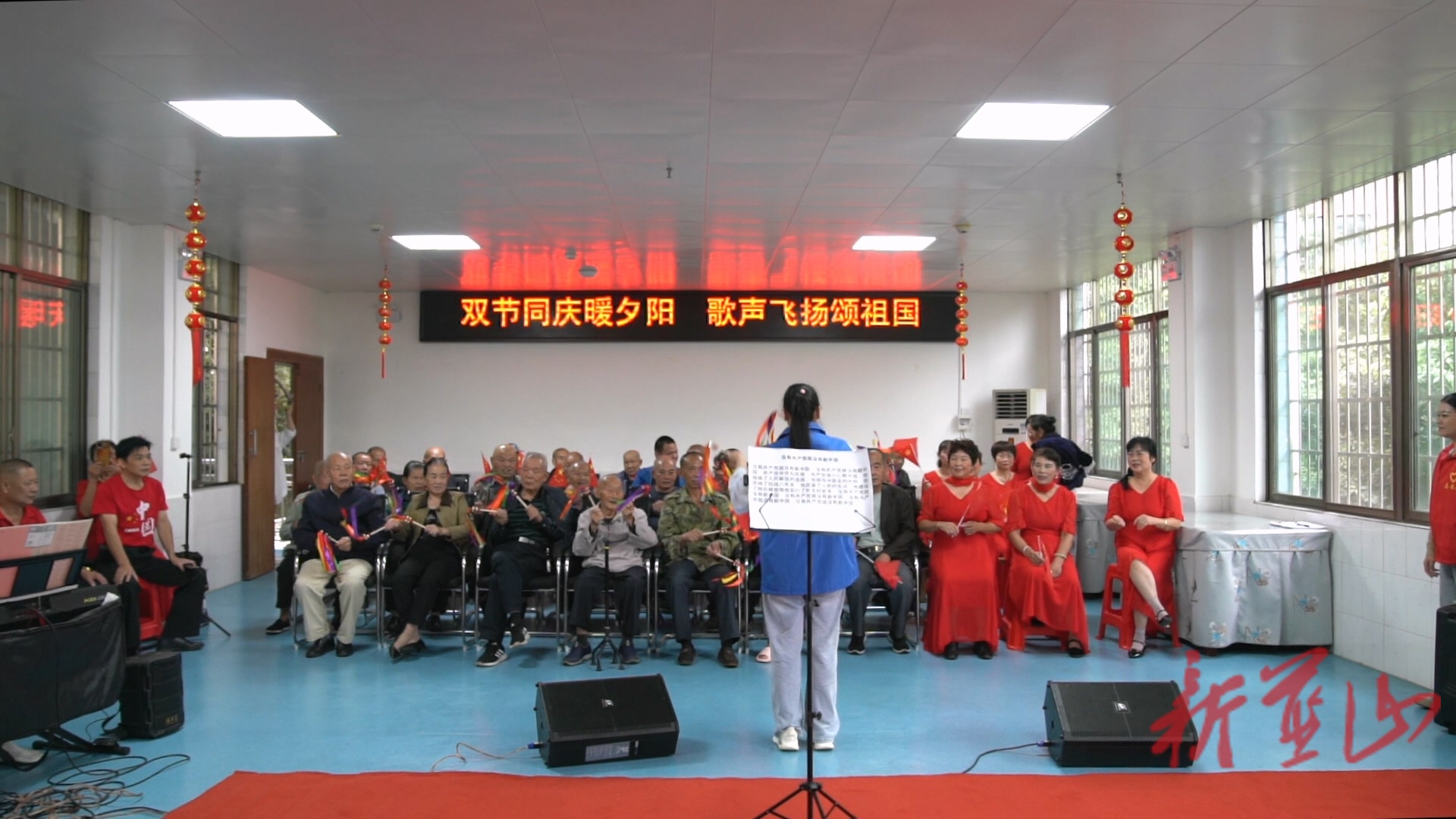 蓝山县民政局：汇演走进福利院 同庆“双节”展笑颜