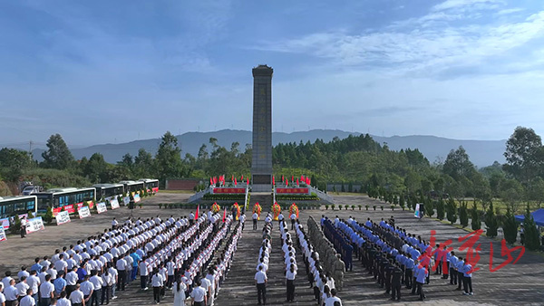 蓝山县举行2025年烈士纪念日向烈士敬献花篮仪式