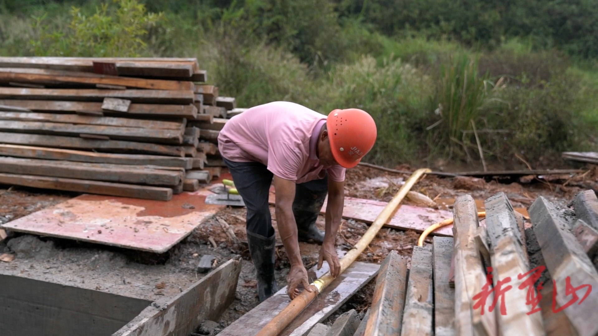 蓝山县加快农村饮水工程建设 守护百姓“舌尖上的安全”