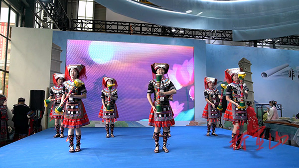 蓝山县非遗市集火热开启，沉浸式体验瑶风古韵