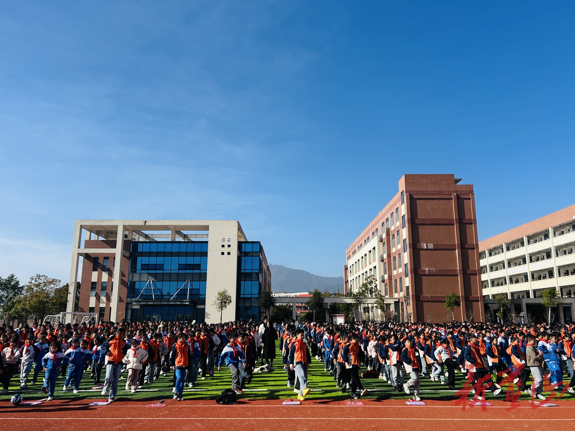 蓝山县赤蓝桥小学：花样大课间 “燃”动校园活力