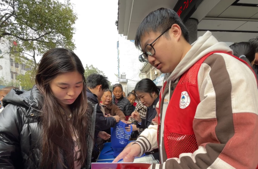 蓝山县多部门联合开展宪法集中宣传活动