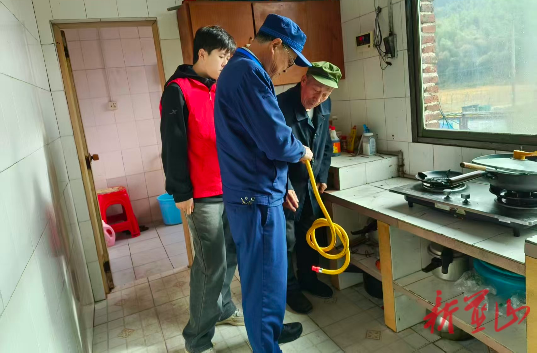 蓝山：消防宣传进瑶乡 敲门入户护平安