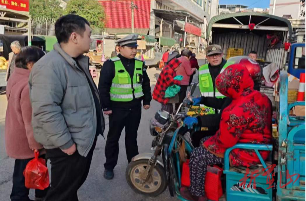 楠市镇纪委：监督护航安全路 助力交通劝导工作提质增效