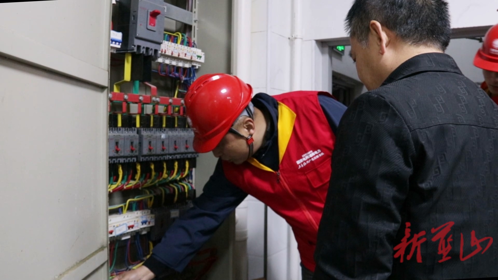 蓝山县供电公司：复工复产保电先行   全力护航企业“开门红”