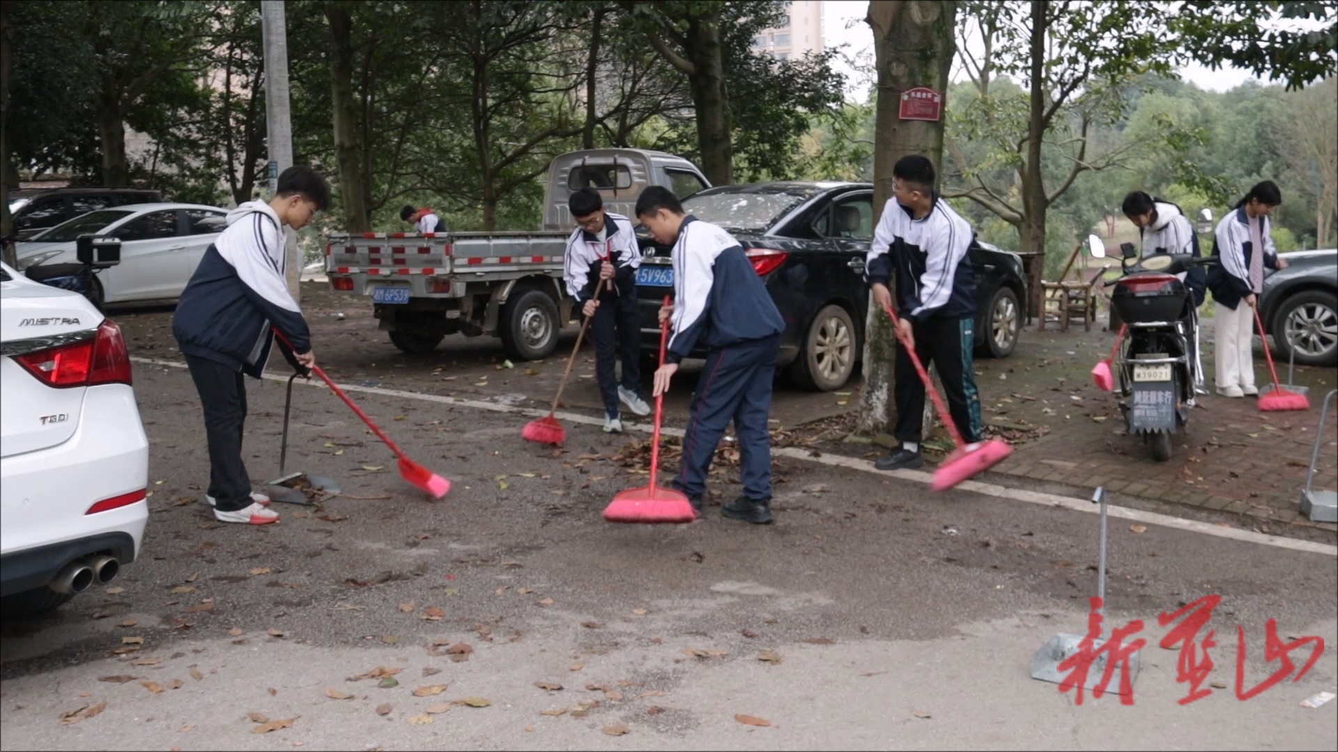 蓝山县博爱学校：少年承薪火  志愿学雷锋