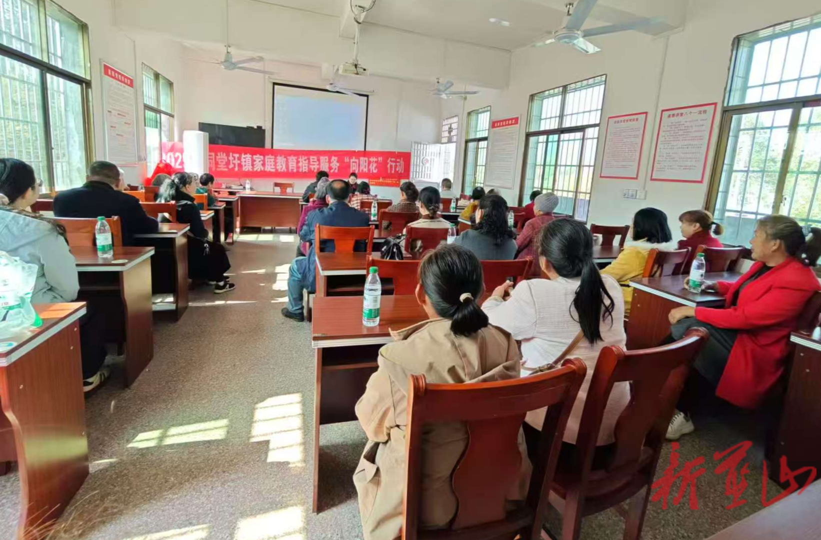 祠堂圩镇“向阳花”行动落地八联 双师赋能守护孩子心理健康与成长
