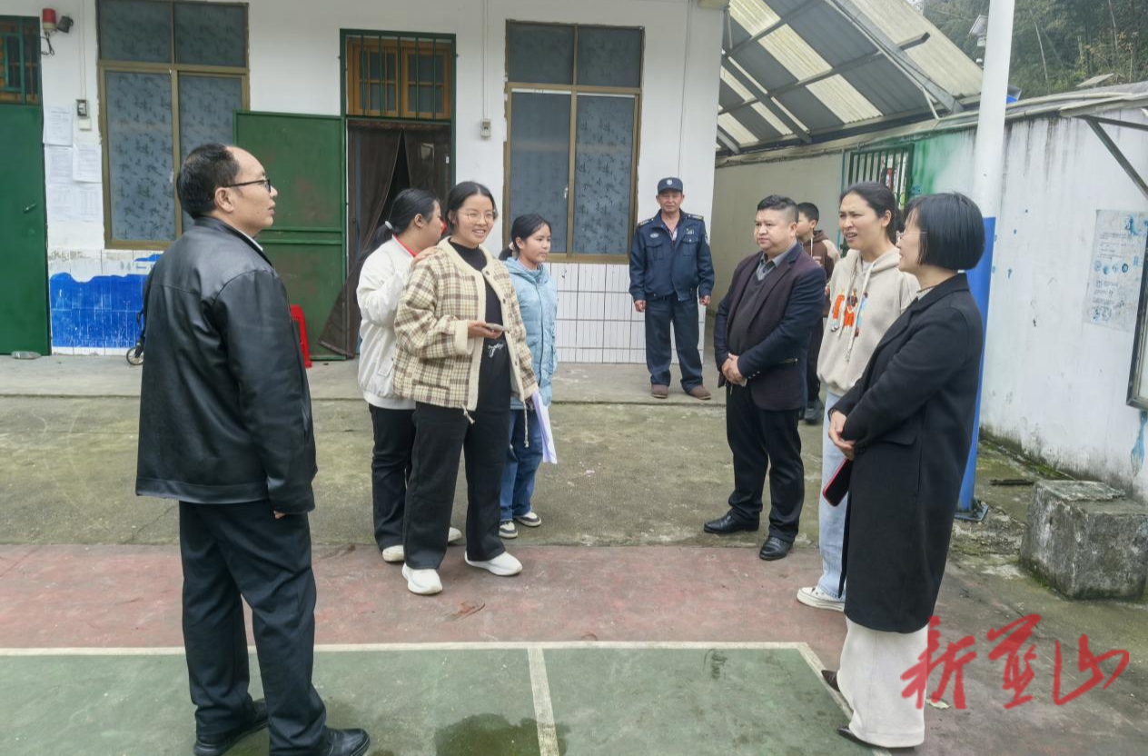 梁黎超带队视察校园餐 守护学生“舌尖安全”