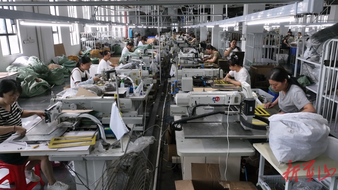 蓝山县三季度生产热潮涌园区 企业火力全开冲刺全年目标