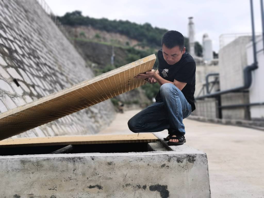 蓝山：见义勇为不留名，环卫职工显担当