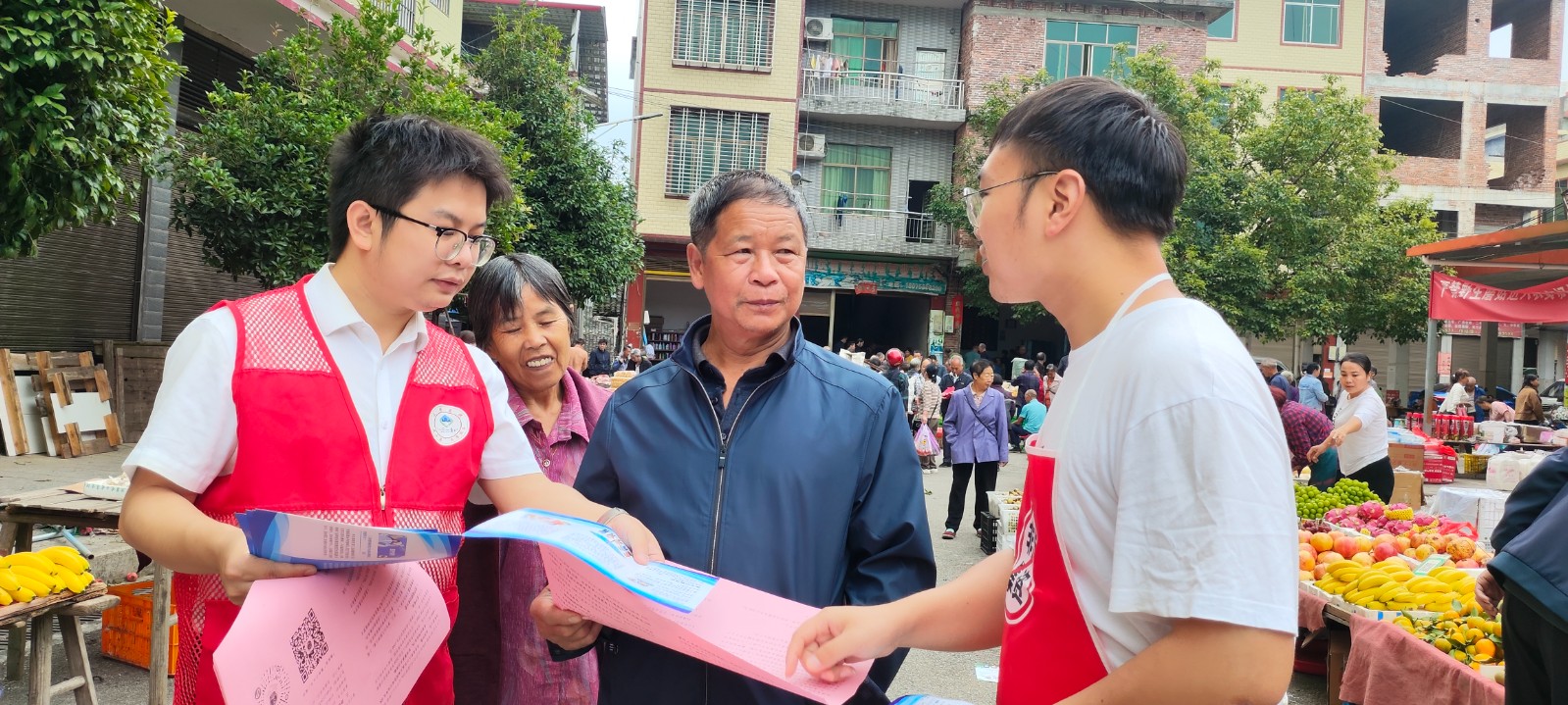 所城镇：两险政策“赶集” 惠民服务“零距离”