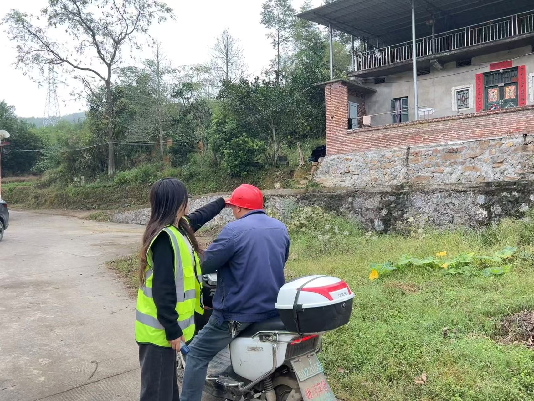 祠堂圩镇背山村：“小劝导”守护“大安全”