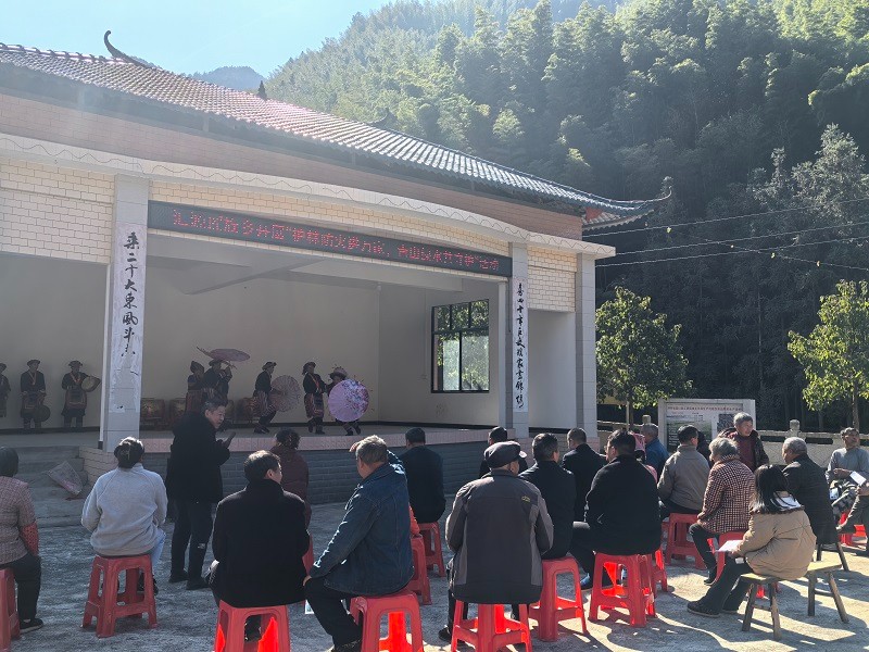 瑶乡舞动 “防火风”，青山绿水共守护