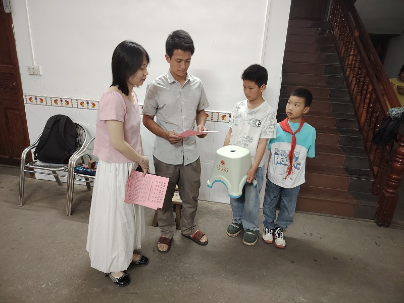 汇源瑶族乡开展禁毒入户宣传活动