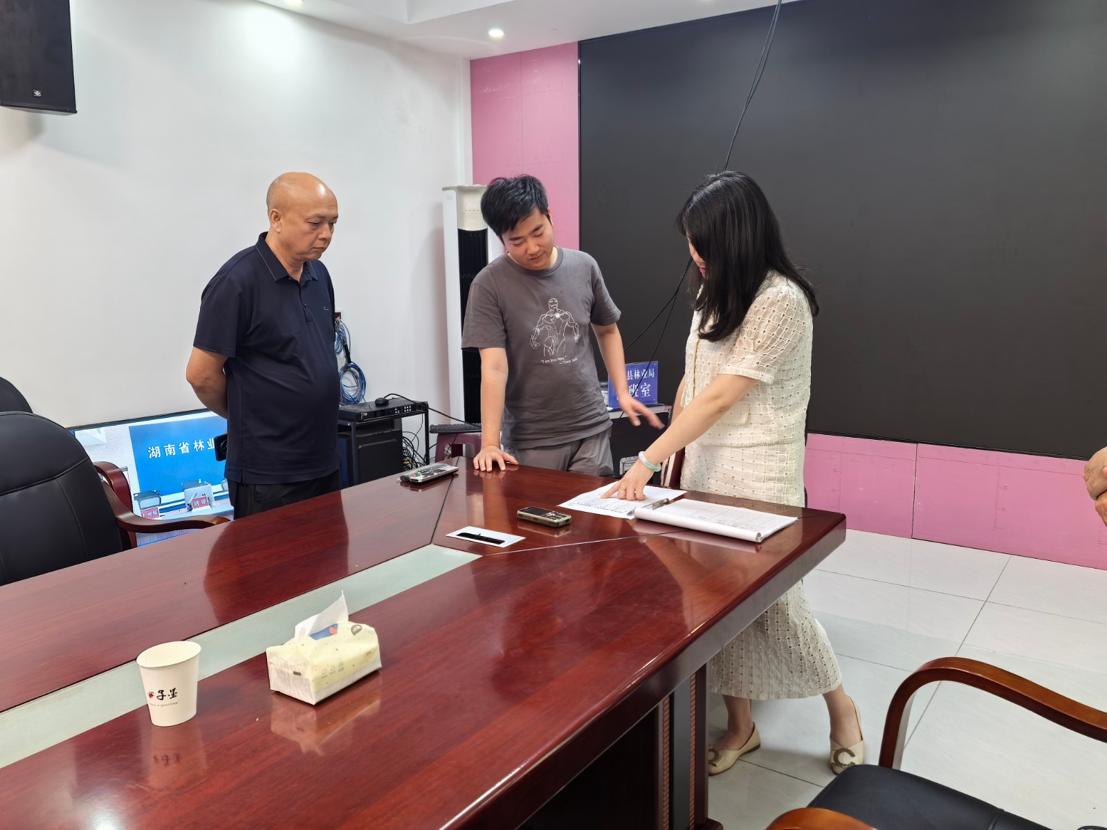 蓝山：监督发力 切实为基层干部减负松绑