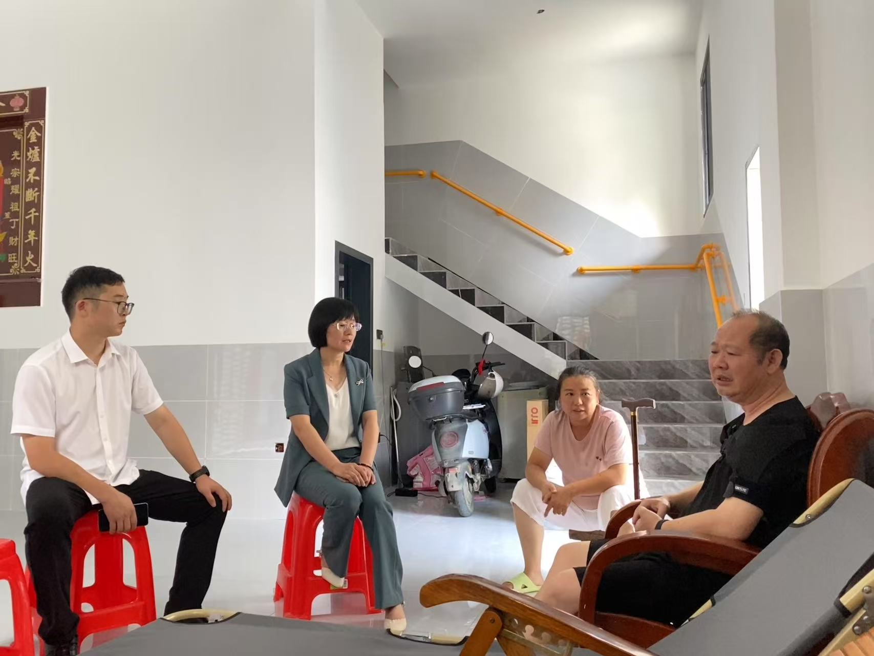 梁黎超深入犁頭瑤族鄉(xiāng)新屋地村走訪慰問退役軍人