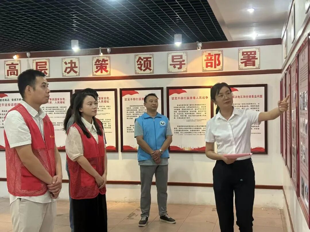 藍山團縣委聯(lián)合青年志愿者協(xié)會前往縣職業(yè)中專禁毒教育基地開展專題參觀學(xué)習活動