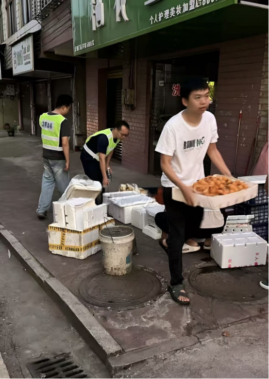 土市镇纪委：监督“不松劲” 推动马路市场整治“见真章”
