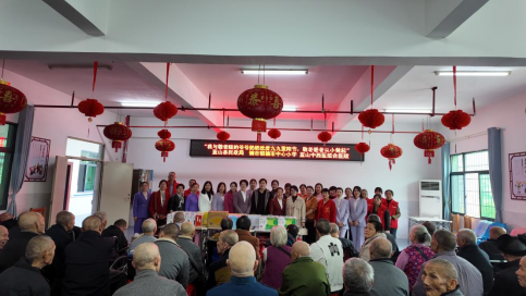 蓝山学子情暖重阳 老少同乐传承美德