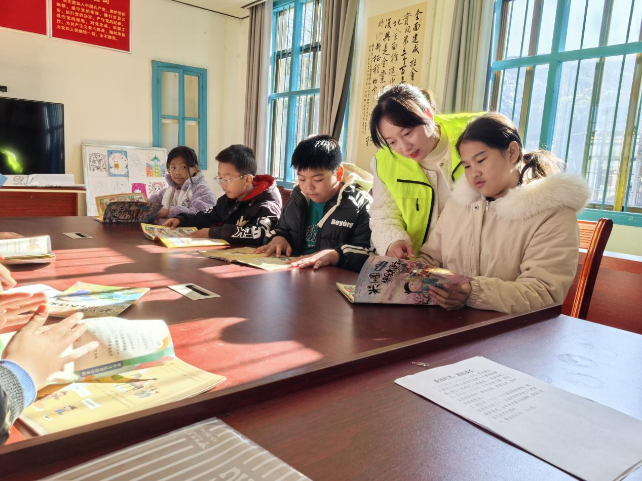 毛俊镇：“童阅时光”点亮乡村童趣 多元互动助力成长