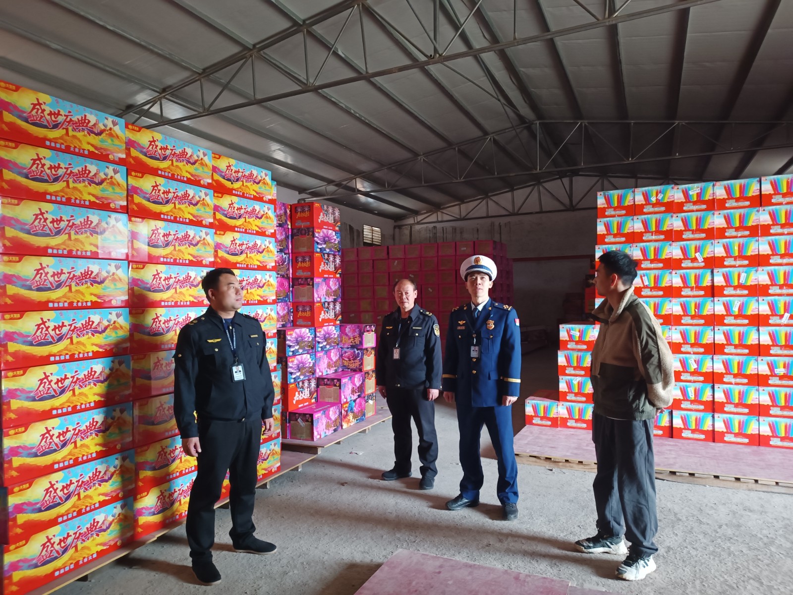 【新春走基层】蓝山县多部门联合开展节前烟花爆竹消防安全专项检查