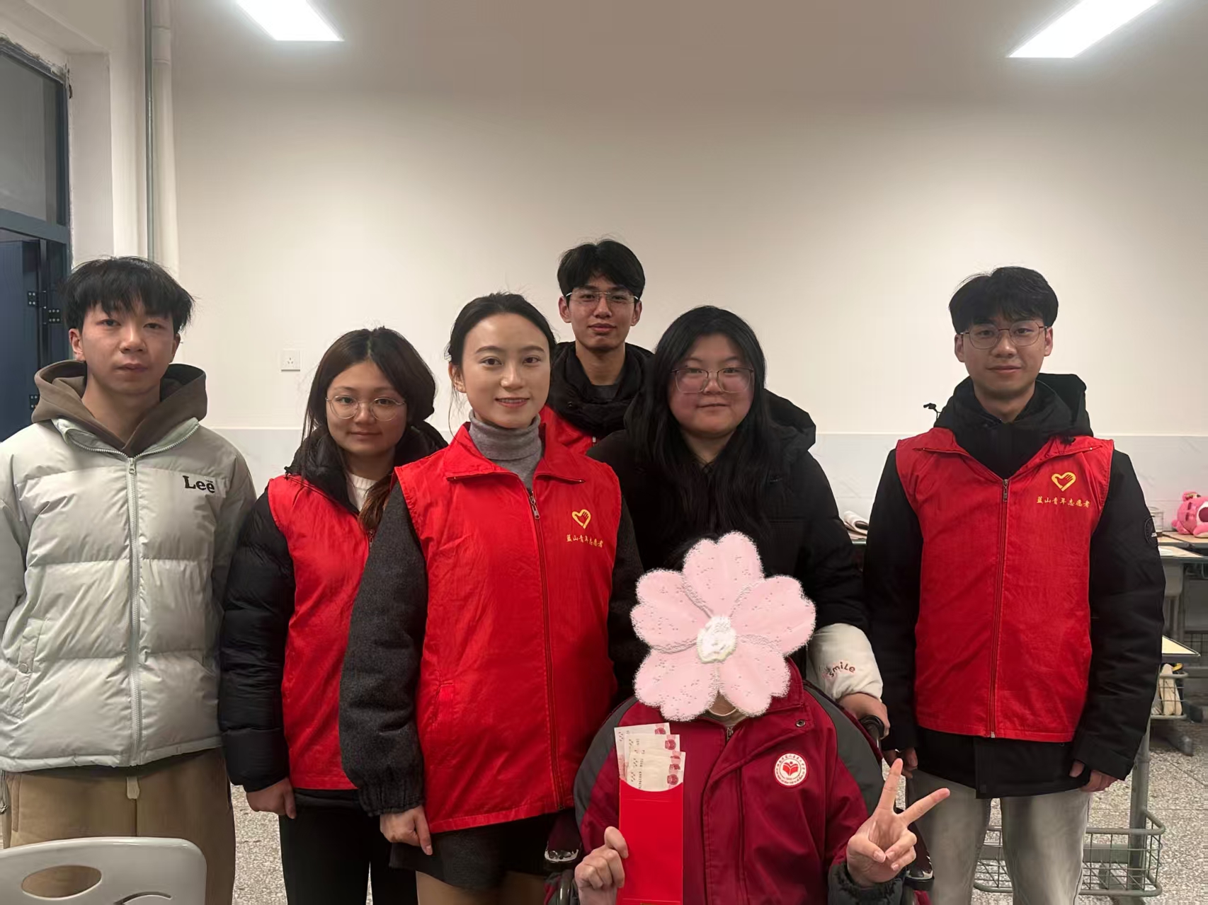 【新春走基层】蓝山团县委开展2026年关爱你我他（她）情暖千万家春节慰问活动