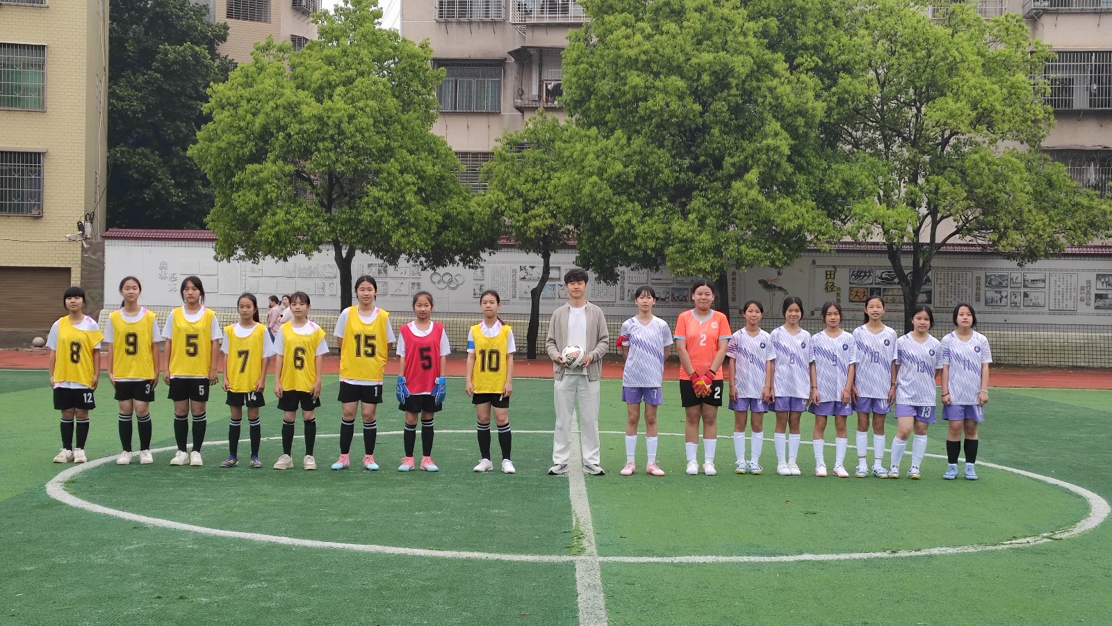 2026年蓝山县第二届中小学生足球联赛城区小学组火热开赛