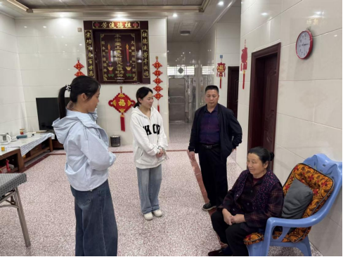 犁头瑶族乡在毛栗坪村开展入户调解工作