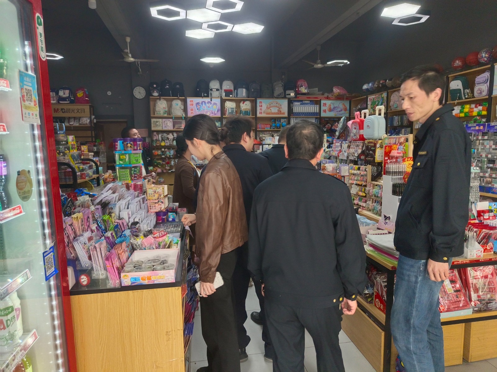 蓝山县开展“世界读书日”文化市场联合执法 推进“护苗”行动走深走实