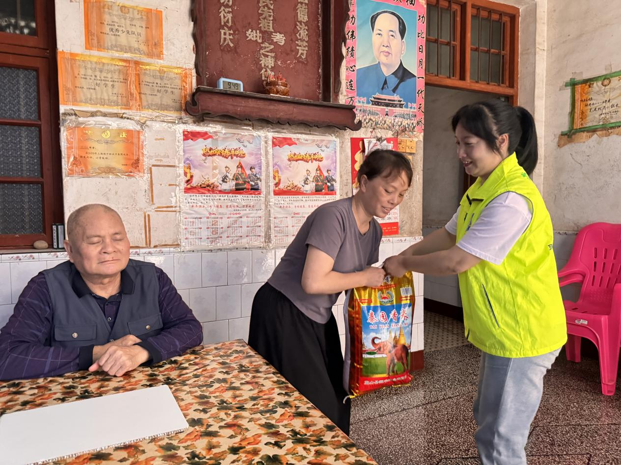 毛俊镇：助残走访送温暖 精准帮扶暖民心