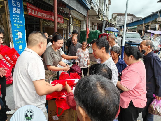 浆洞瑶族乡开展防范非法金融专项宣传活动