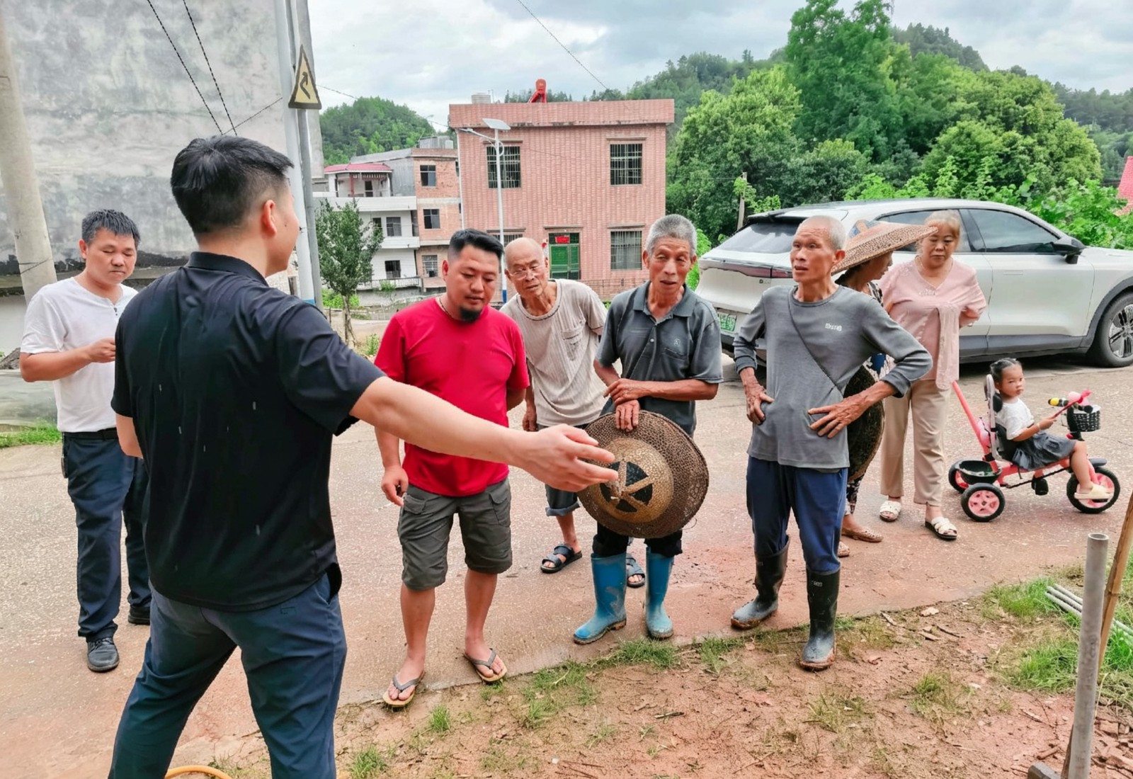 祠堂圩镇：落实“双强四优”提质行动，就地调处邻里纠纷，激活村级党群服务治理效能