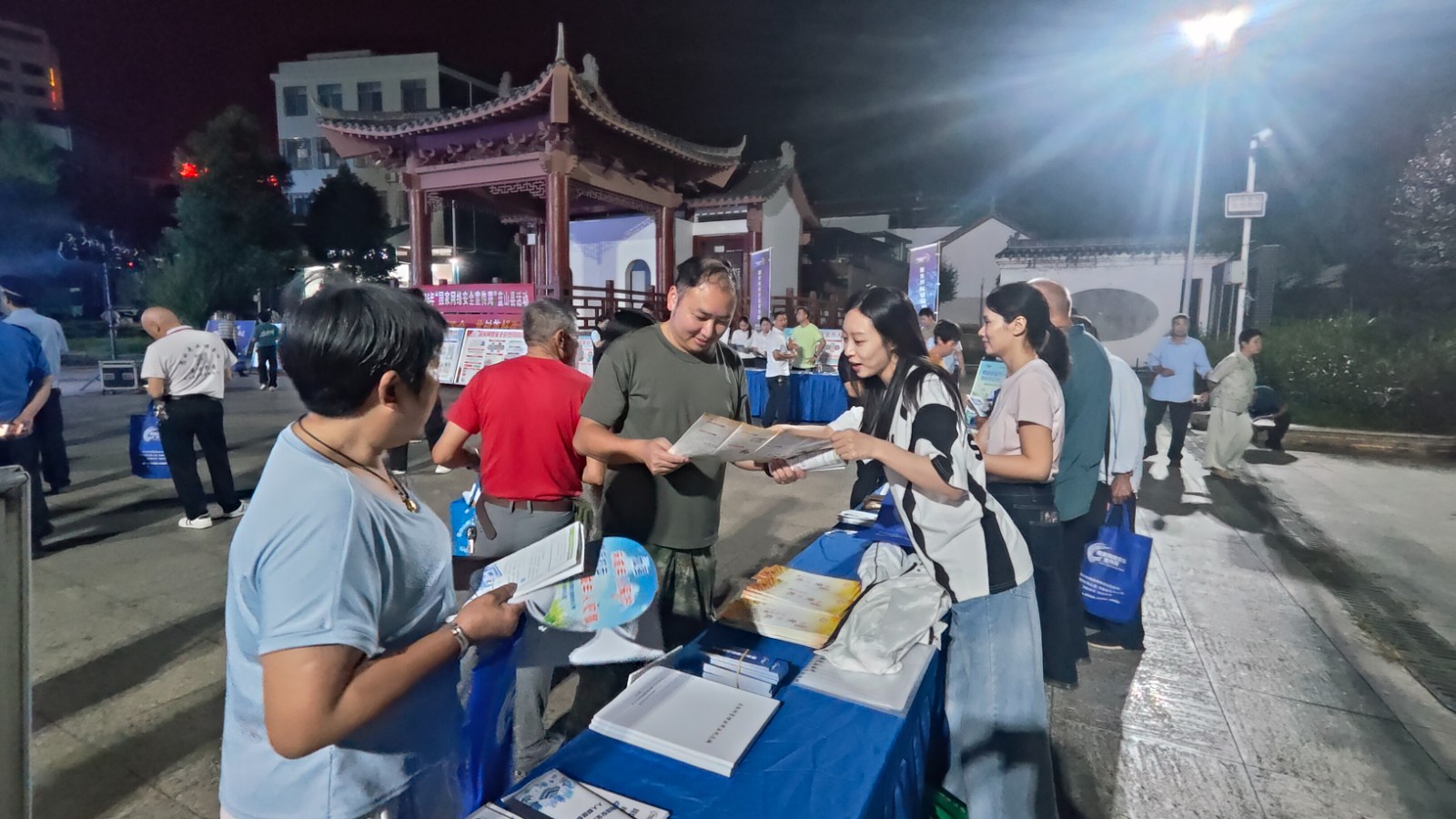 蓝山县：借力网络安全宣传周 深化“扫黄打非”宣传 筑牢清朗网络防线